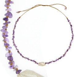 Collier en pierres naturelles Améthyste  centre Quartz Rutile irrégulier sur fil moutarde. Fabriqué à la main sur Marseille Fran